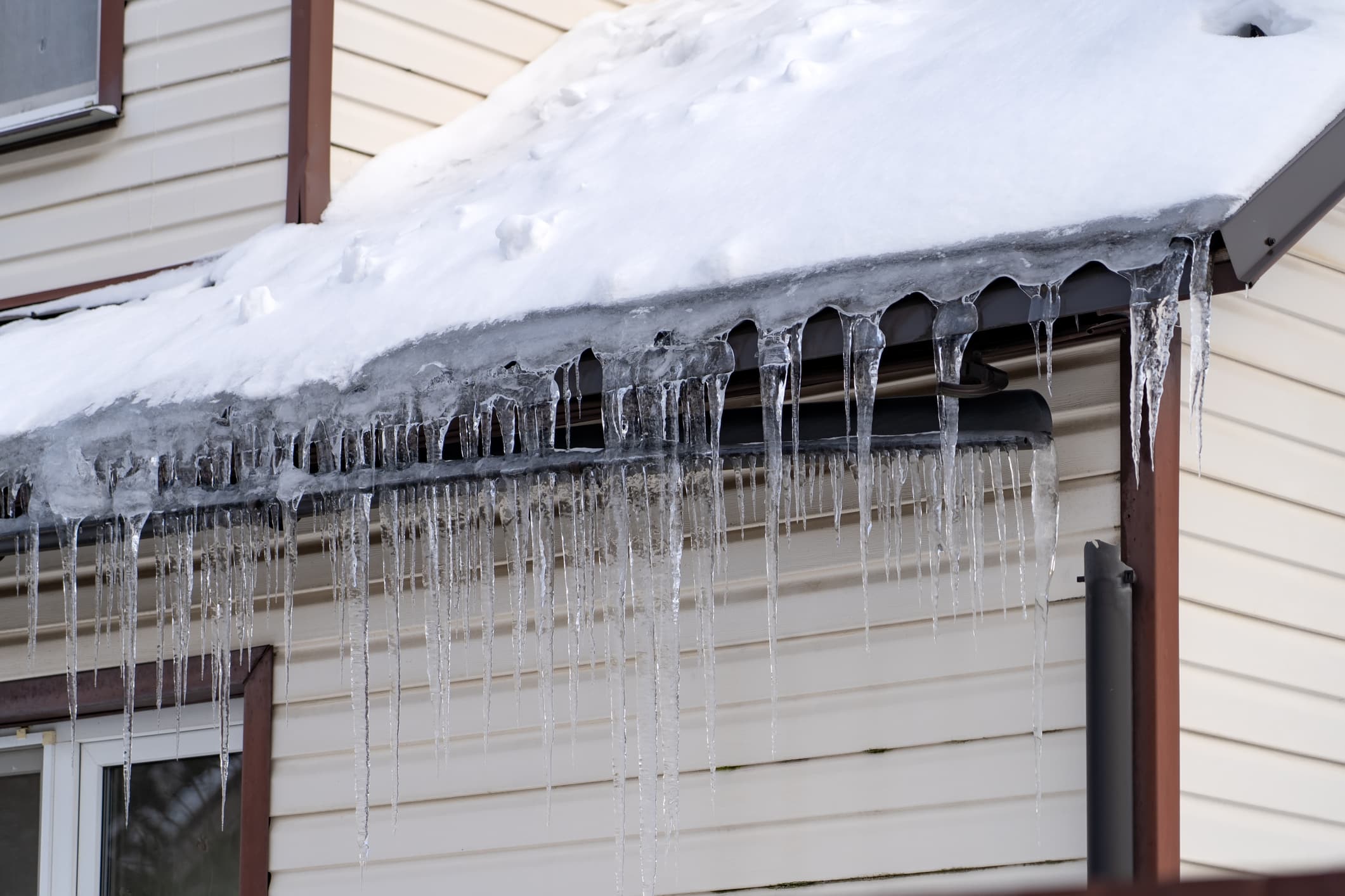 Ice Damming Gutter System